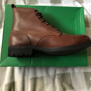 EASTLAND CAPTOE BOOTS